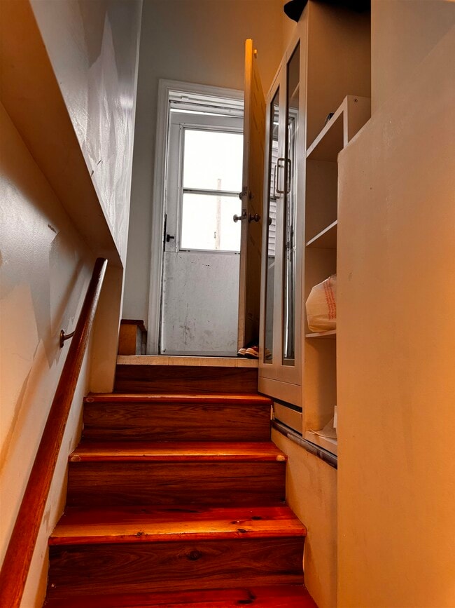 Building Photo - 513 S Brooks St