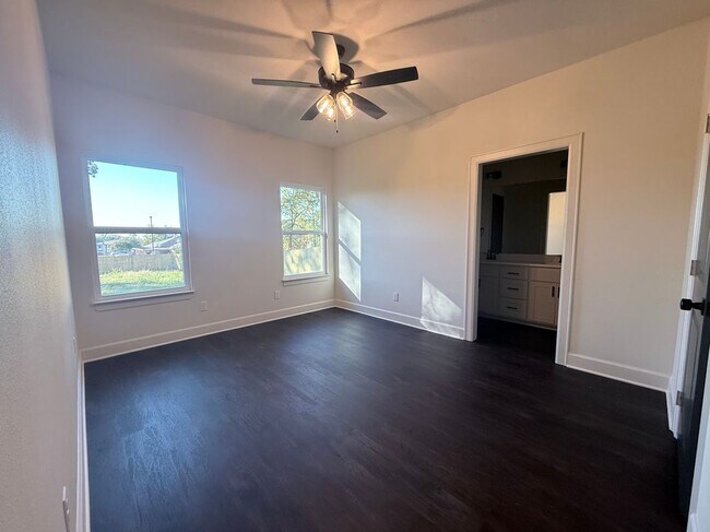 Foto del edificio - 616 Oak St