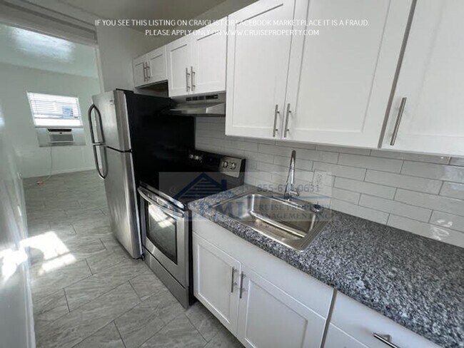Foto del edificio - Affordable Downtown WPB 2/1 without the Downtown Price Steps Away From it ALL!! $995 Sec Dep spec...