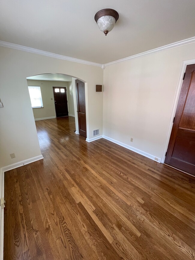 Comedor a sala de estar - 29 Pleasant Ridge Ave