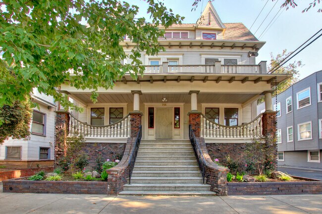 Front of house - 715 17th St