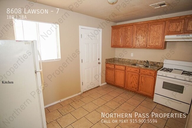 Foto del edificio - 8608 Lawson-7