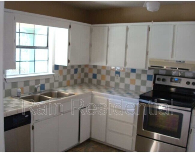 Building Photo - 3113 Breezy Hill Ln