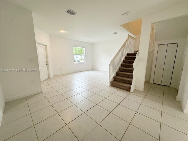 Building Photo - 1684 SE 26th Ter