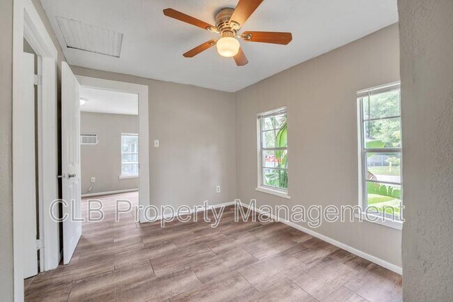 Foto del edificio - 735 Marion St