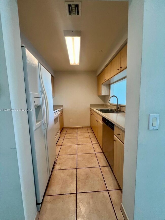 Foto del edificio - 2475 Brickell Ave