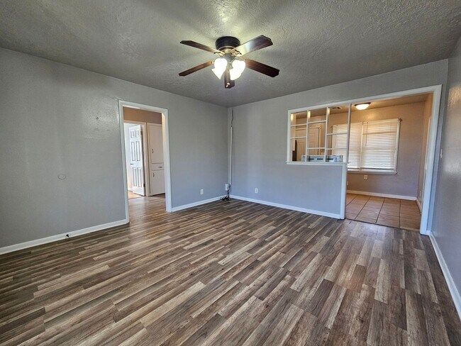 Building Photo - (3) Bed/(1) Bath in Core Norman Avail NOW! Pet Negotiable!