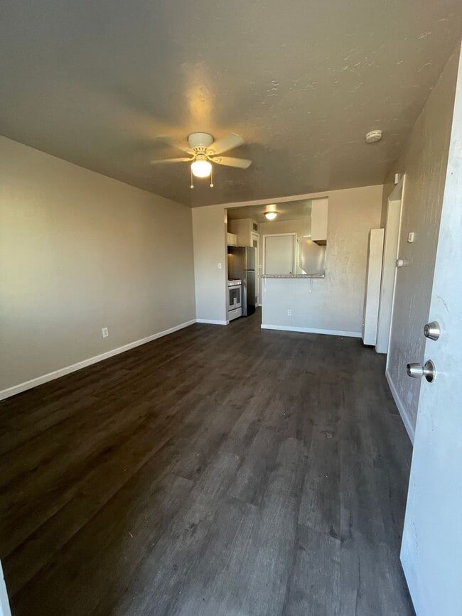 Building Photo - 1137 Jones Ave