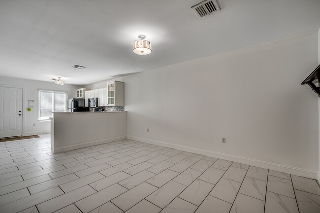 Building Photo - 38 Beaver Pond Loop