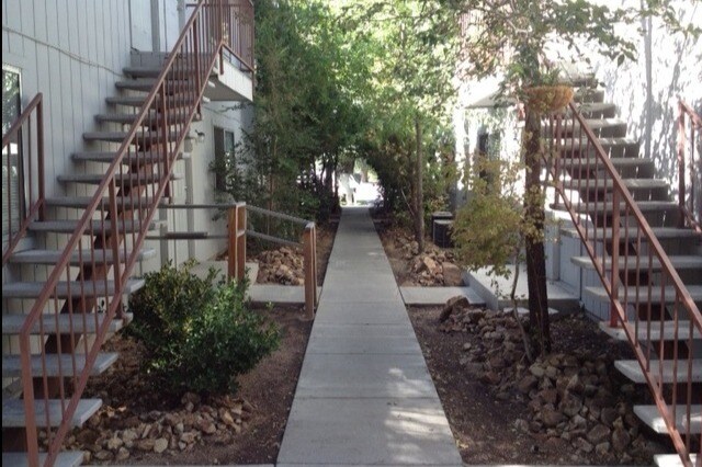 pasarela peatonal - 1225 E 5th St