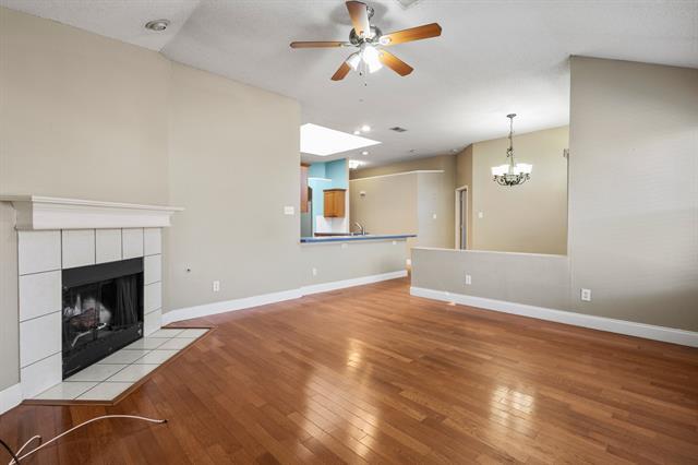 Foto del edificio - 5636 Creekhollow Dr