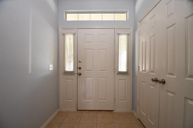 Foto del edificio - 9731 Coyote Creek Dr