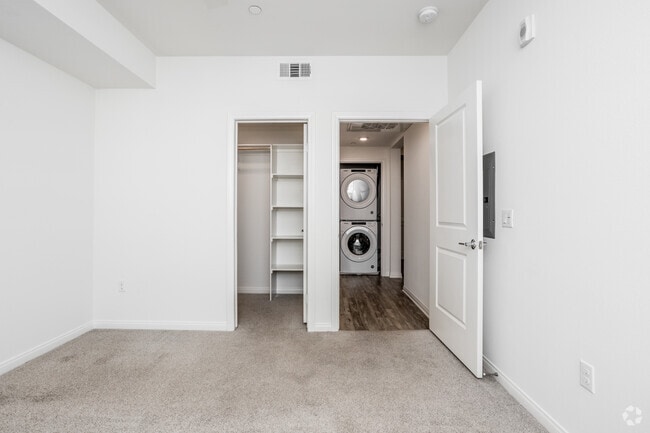 1BR, 1BA - 771 SF - The Trails at Canyon Crest Apartments