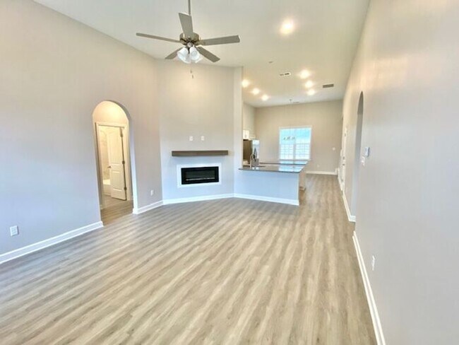 Building Photo - Now Leasing a 5-bedroom 3 bath home in Walls, Mississippi at Mallard Park