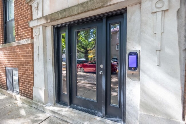 Foto del edificio - 4638 N Hamilton Ave