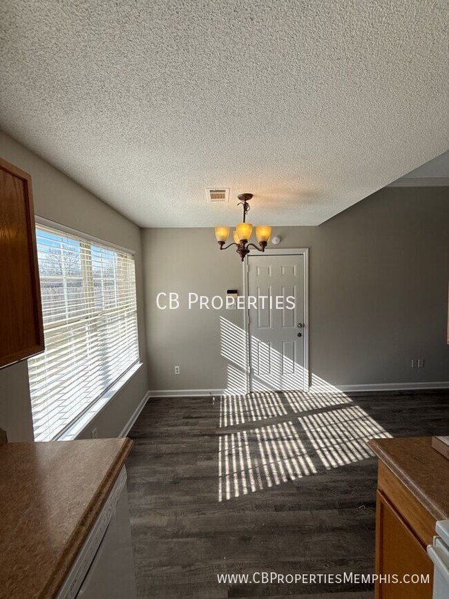 Foto del edificio - 175 Pine Ridge Ln