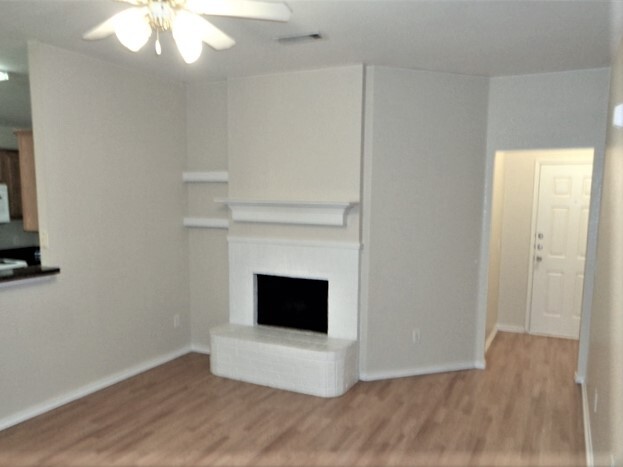 Building Photo - 223 Lake Texoma Drive