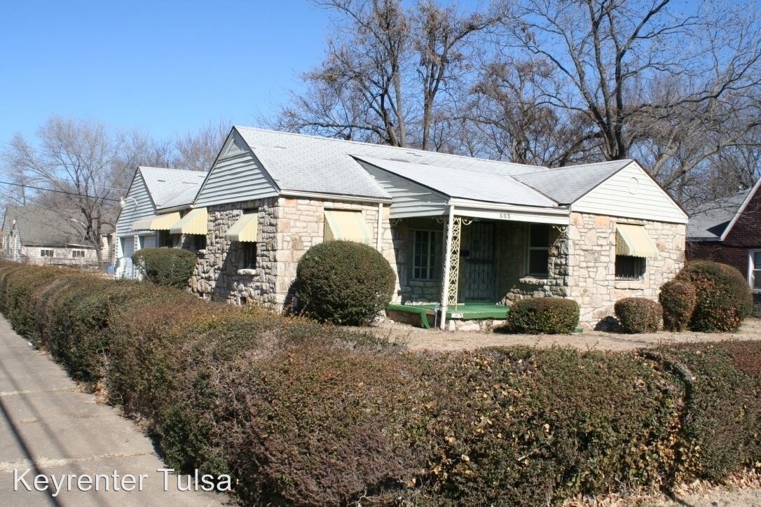 Foto principal - 503 E Young St