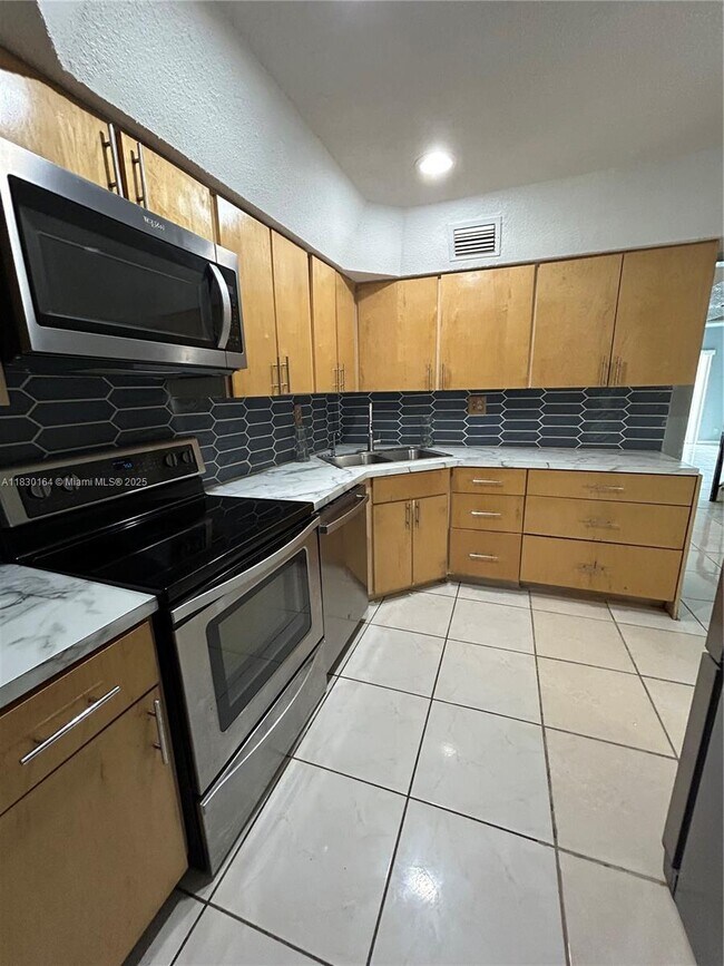 Building Photo - 1733 NW 56th Ave