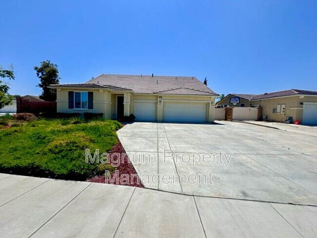 Building Photo - 34726 Yellow Root Ct