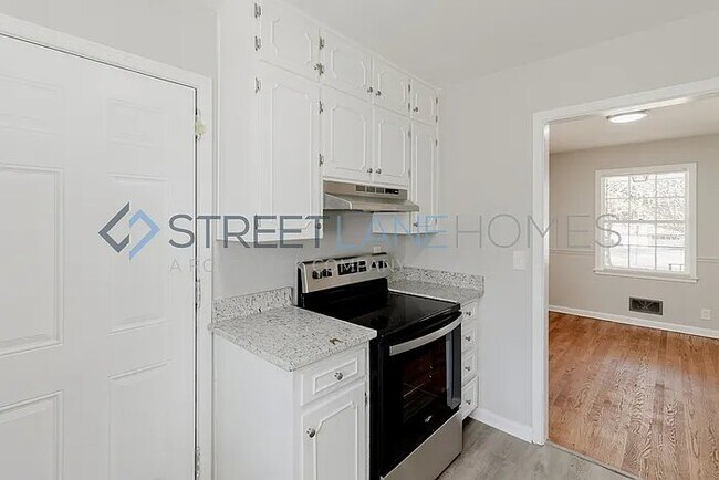 Foto del edificio - 831 Martinwood Rd