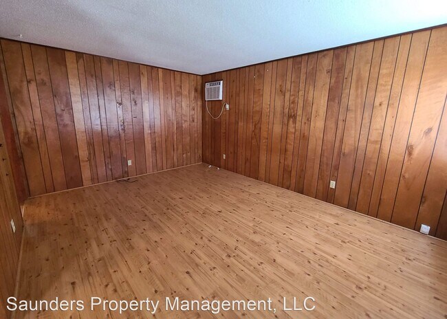Foto del edificio - 2 br, 1 bath House - 914 Pine Circle Drive