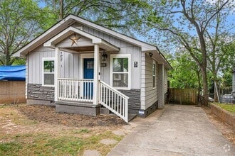 Building Photo - 3378 La Vista Dr