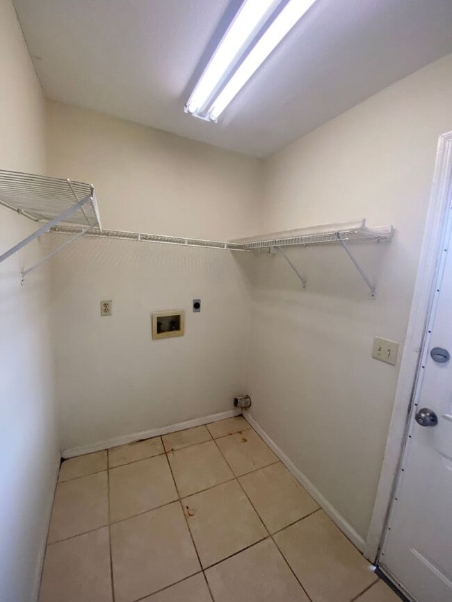 Foto del edificio - N.W. 2/2 Townhome off Mission Rd. near Fred George