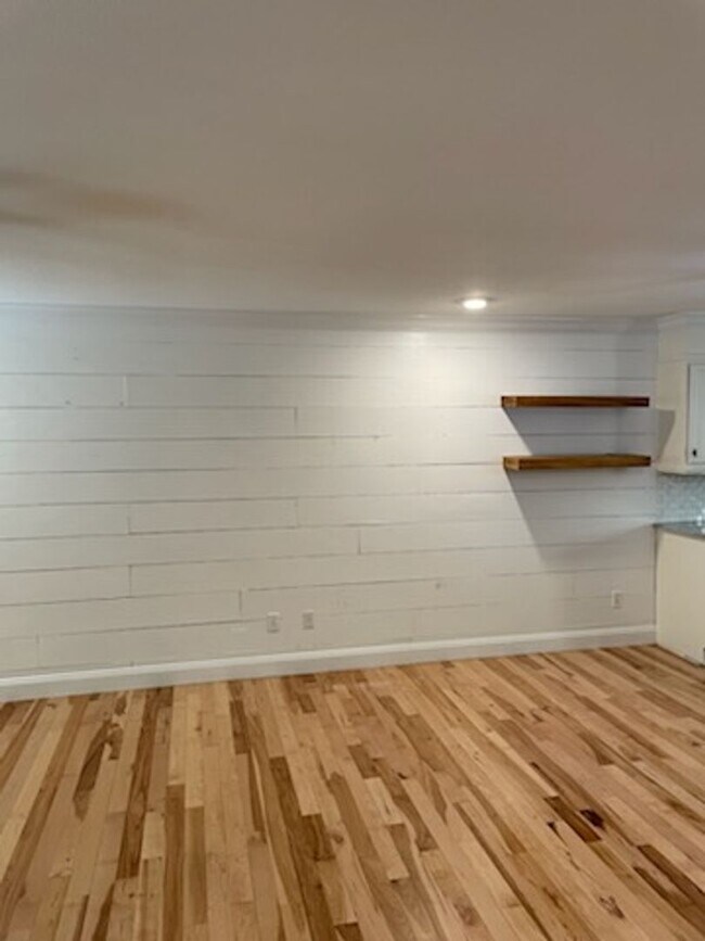 Foto del edificio - 456-458 Lyles Rd SE