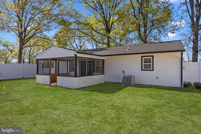 Foto del edificio - 338 Goldenridge Dr