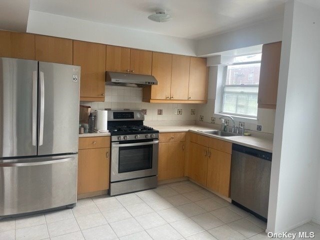Foto del edificio - 68-33 Cloverdale Ln