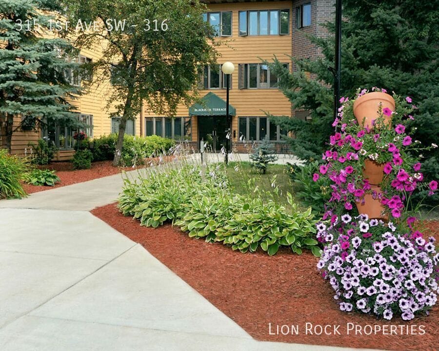 Foto del edificio - 315 1st Ave SW
