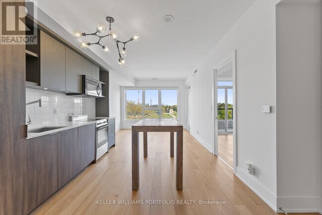 Building Photo - 6 Parkwood Ave