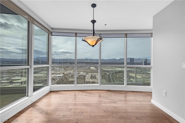 Building Photo - 4525 Dean Martin Dr