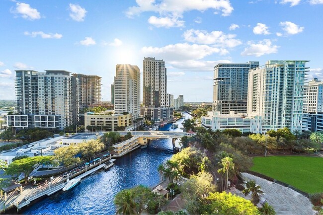 Building Photo - 333 Las Olas Way