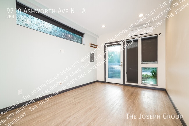 Foto del edificio - 9710 Ashworth Ave N