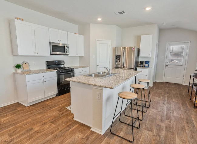 Building Photo - 10518 Egremont