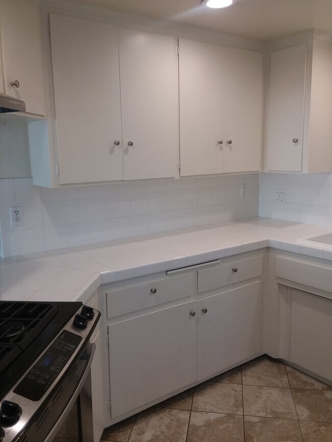Building Photo - 655 2nd St