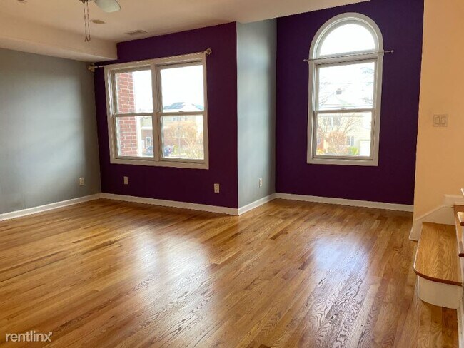 Building Photo - 2 br, 2 bath Condo - 43 Schuyler Ave 105 U...