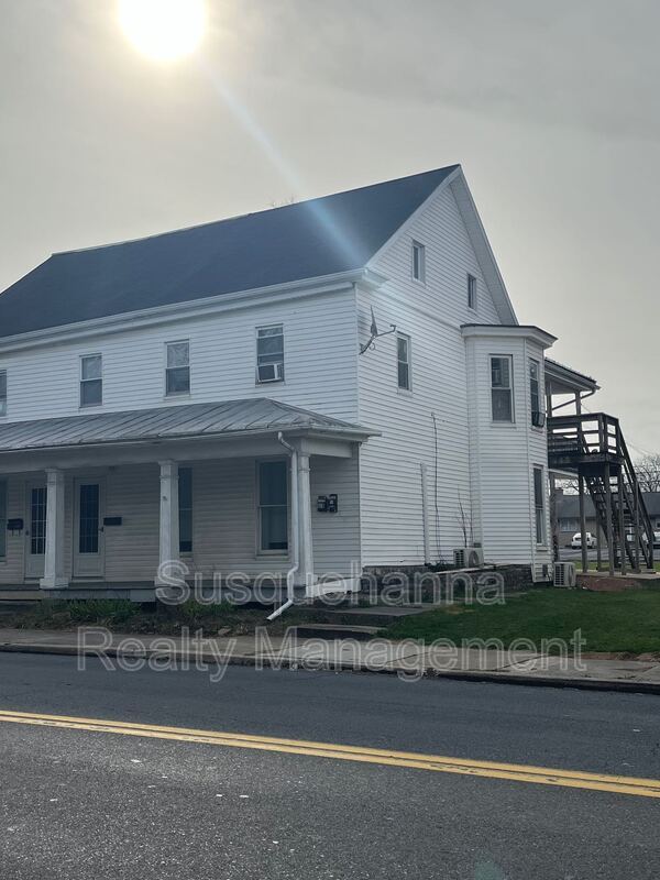 520 W Main St Unit Apt. B, Palmyra, PA 17078 Condo for Rent in