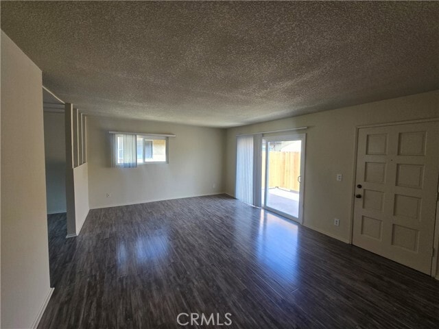 Foto del edificio - 359 Woodland Pl