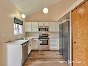 Building Photo - 8150 Camfield Cir