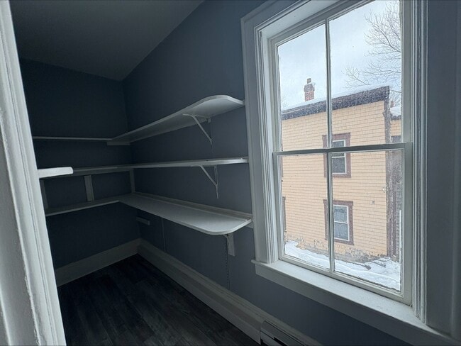 Building Photo - 48 Kennedy St