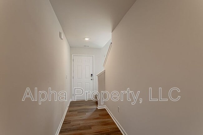 Building Photo - 766 Embark Cir