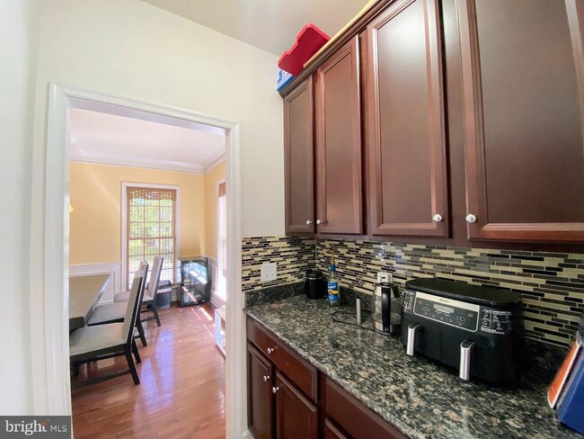 Foto del edificio - 1403 Hampshire Ln