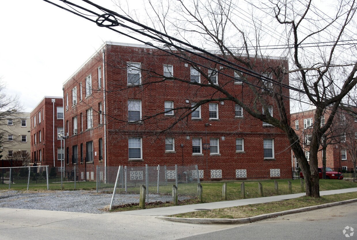 Foto del edificio - 5061 1st St NW