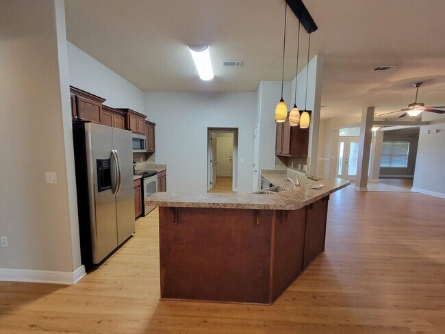 Building Photo - 119 Strike Eagle Dr