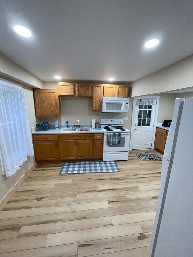 Foto del edificio - 107 S Ridge St