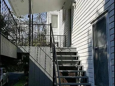 Building Photo - 432 Roanoke Blvd