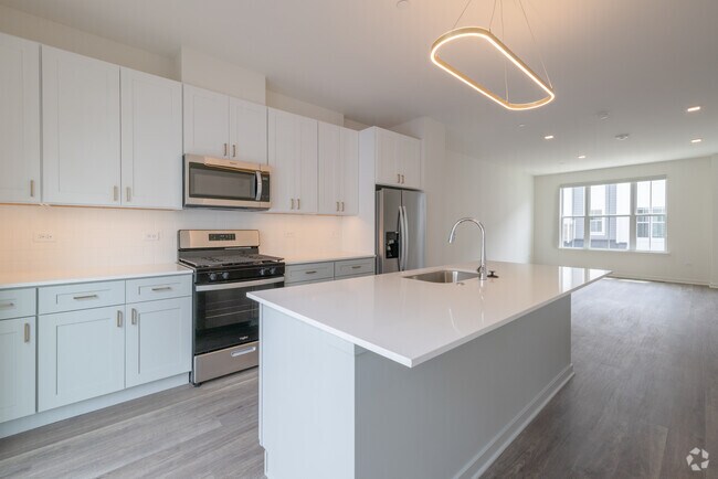 Casa adosada de 2 habitaciones y 2,5 baños - 1684 pies cuadrados - Enclave Crystal Lake Townhomes and Apartments